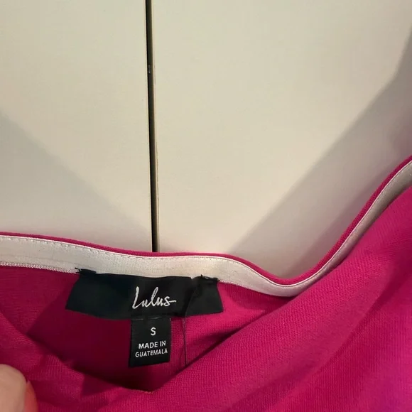 Elegant Pink Off-Shoulder Dress - Picture 5 of 6